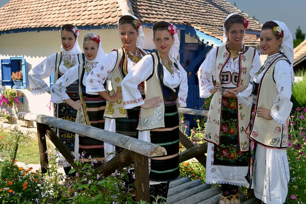 Traditional clothing of peoples in Bosnia and Herzegovina: Richness and ...